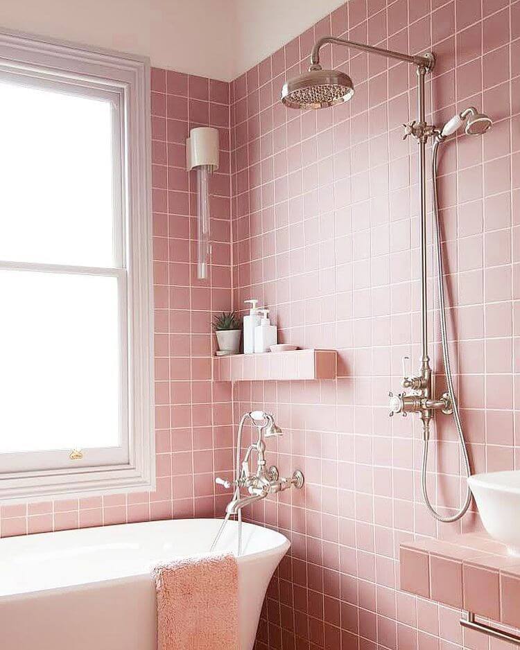 Розовая ванная по-американски