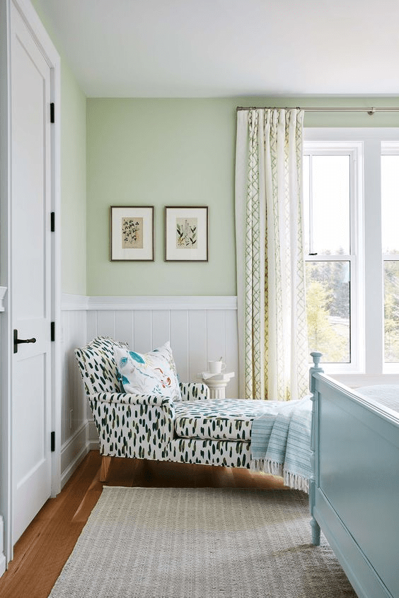 бесподобная светло-зеленая спальня