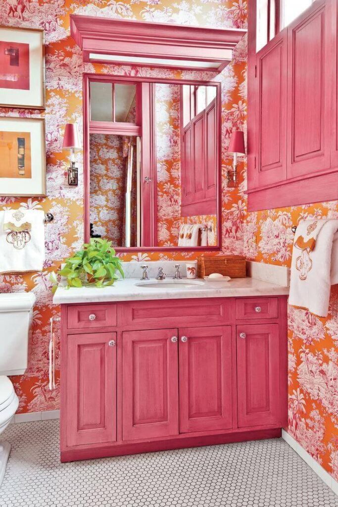 Розовая ванная в стиле шебби-шик