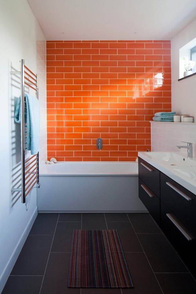 Сочная ванная оранжевого цвета