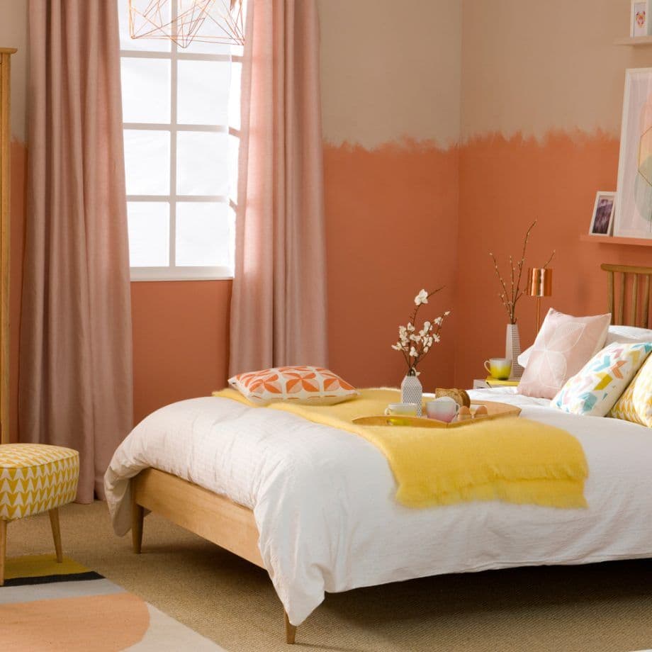 изящная персиковая спальня