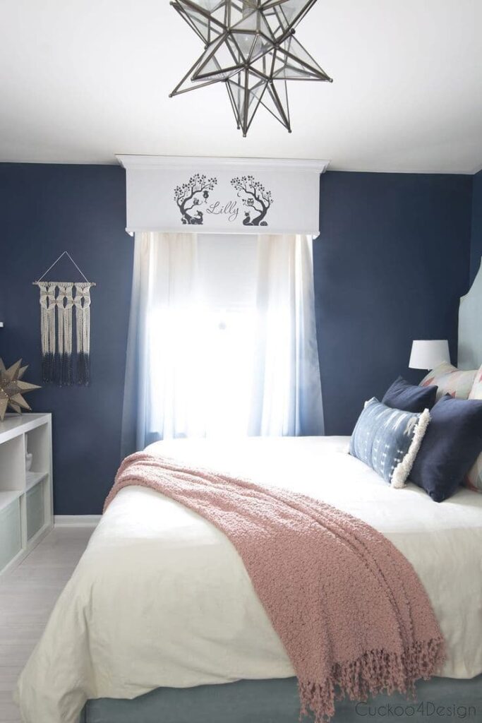 эффектная синяя спальня