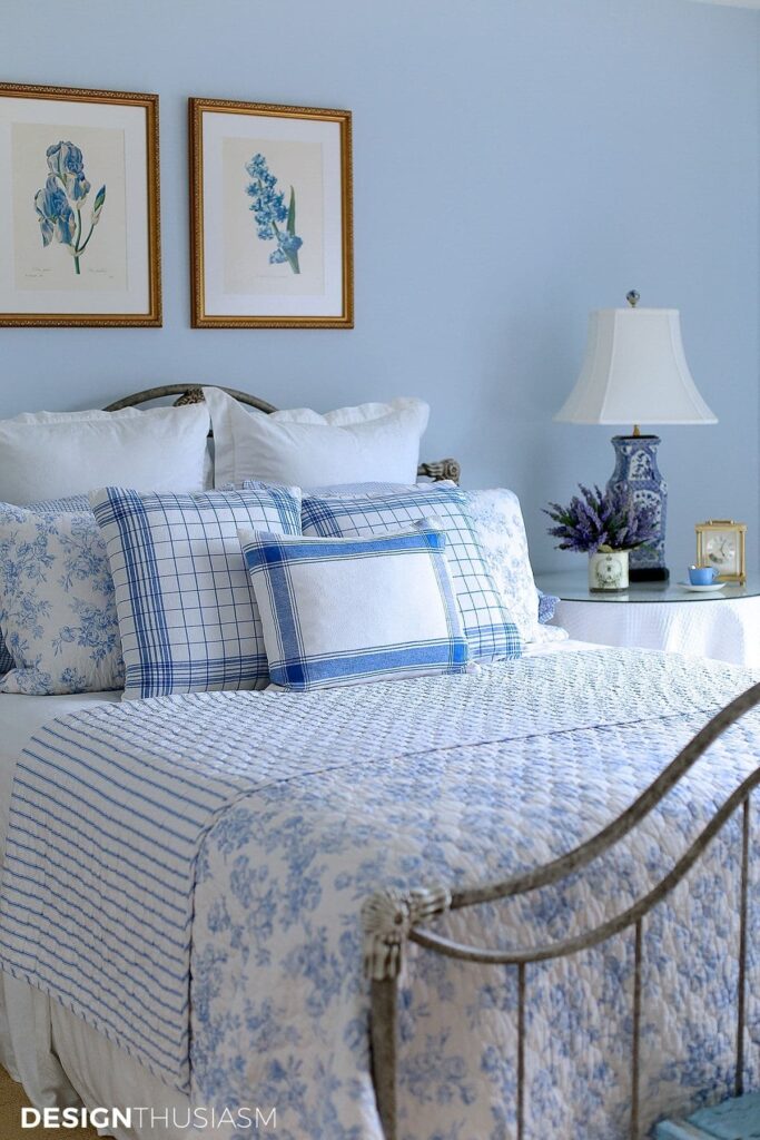уникальный дизайн голубой спальни