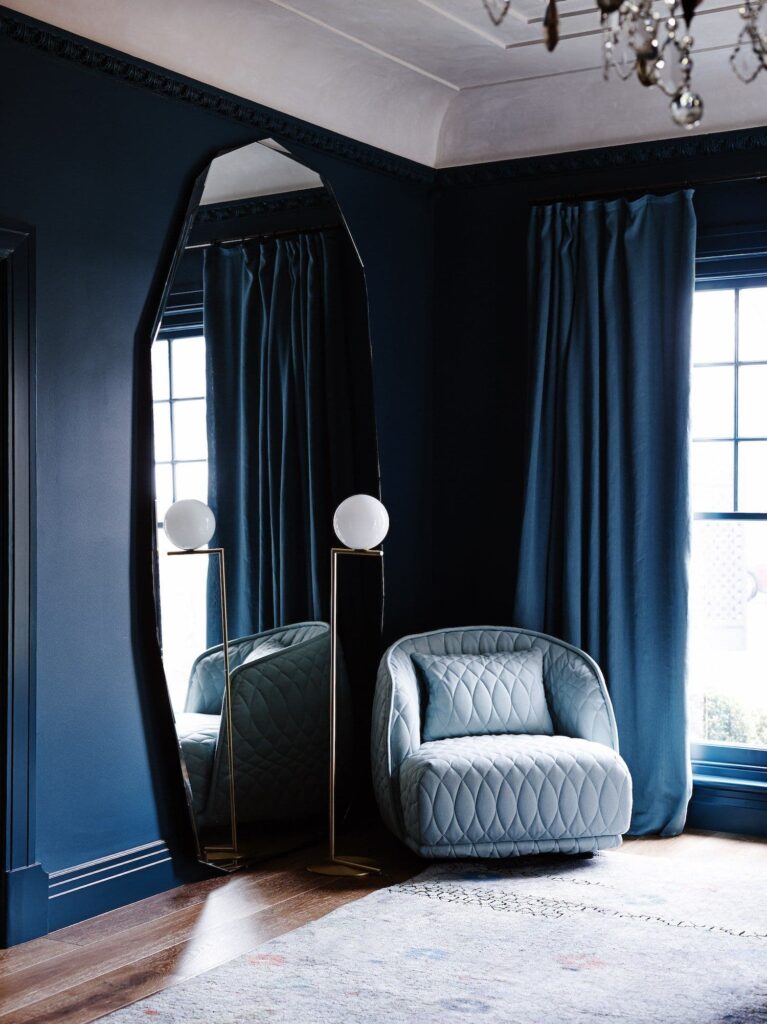 великолепная синяя спальня