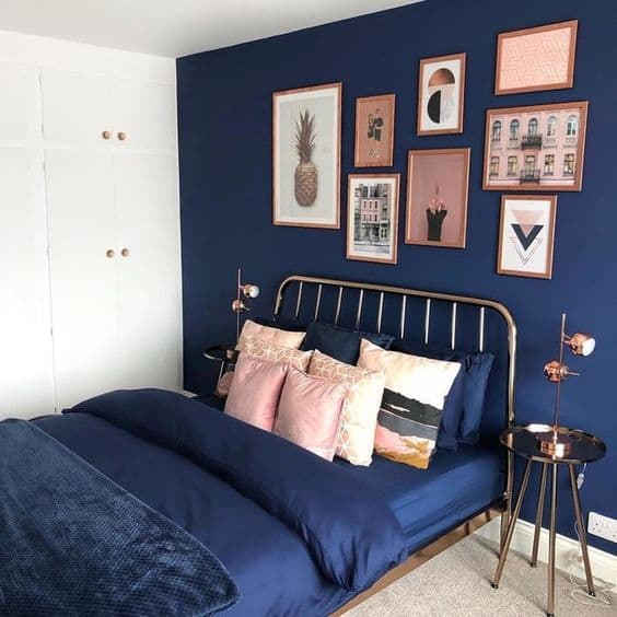 изысканная голубая спальня