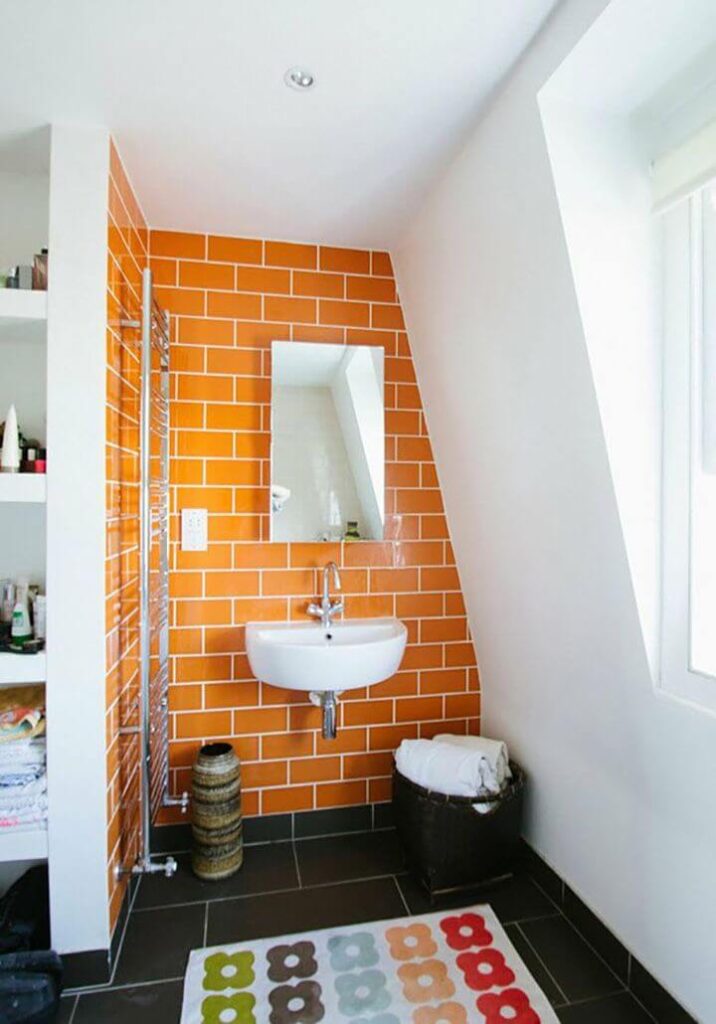 Оранжевая ванная в стиле лофт