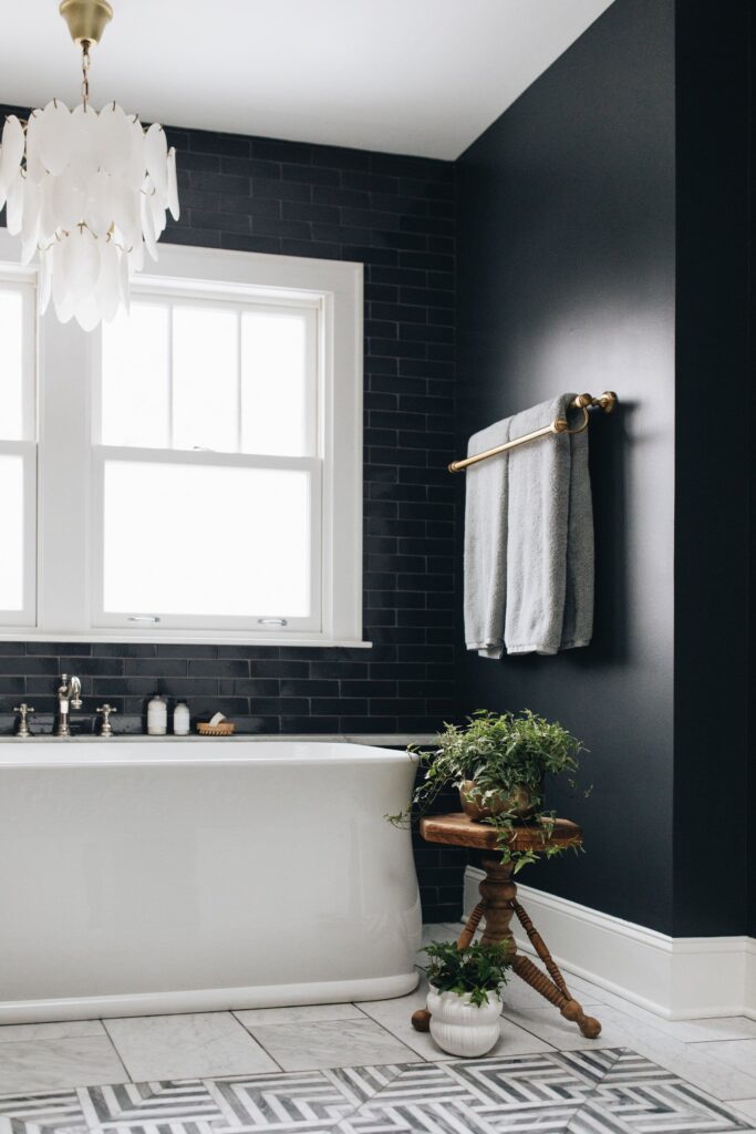 роскошная черная ванная