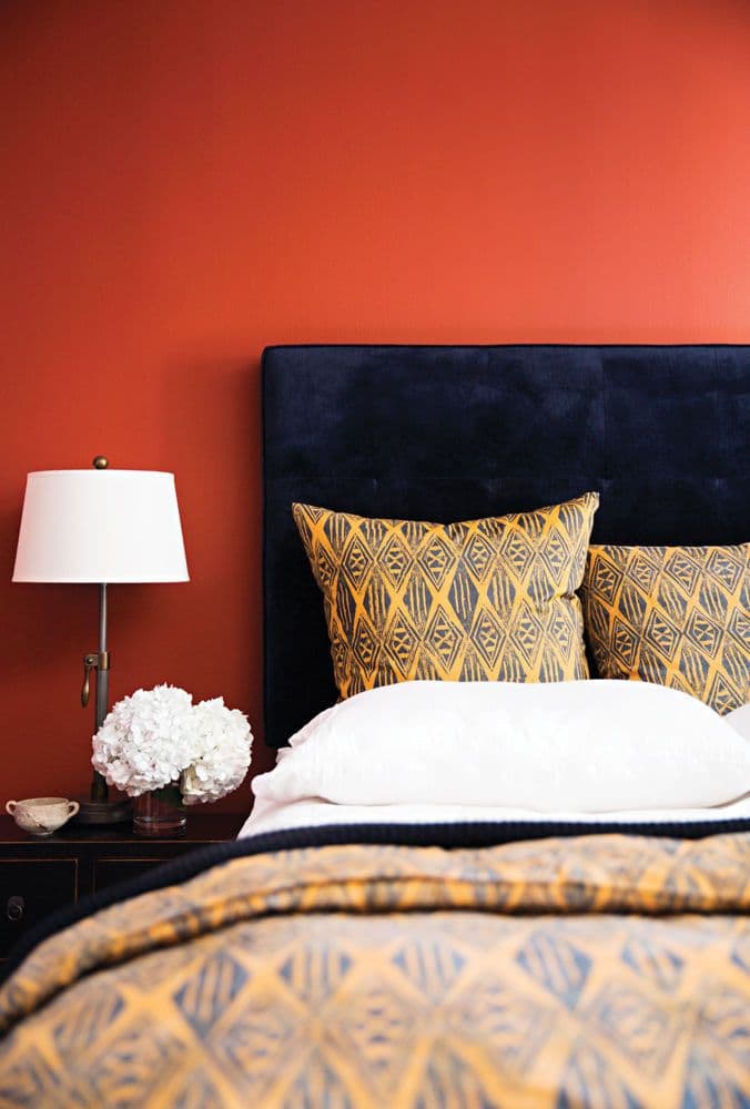 роскошная оранжевая спальня