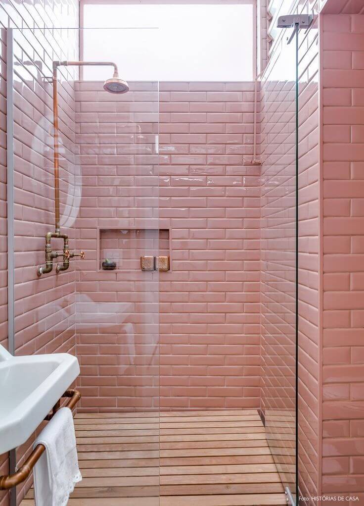Приглушенная розовая ванная