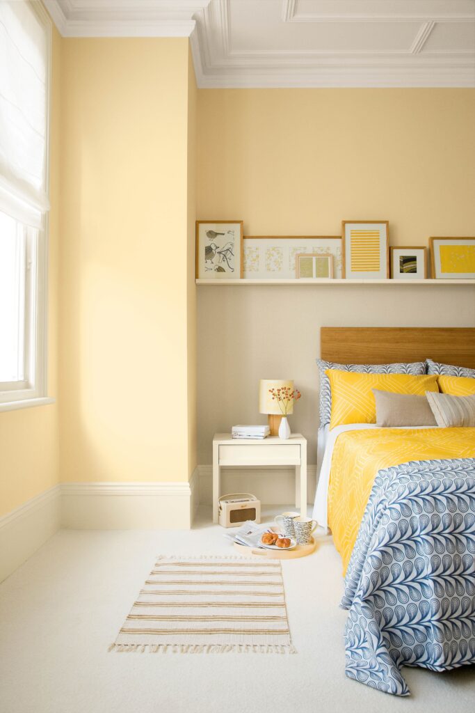 изысканная желтая спальня