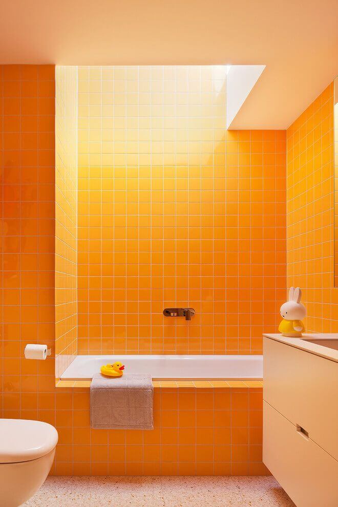Ванная комната оранжевого оттенка