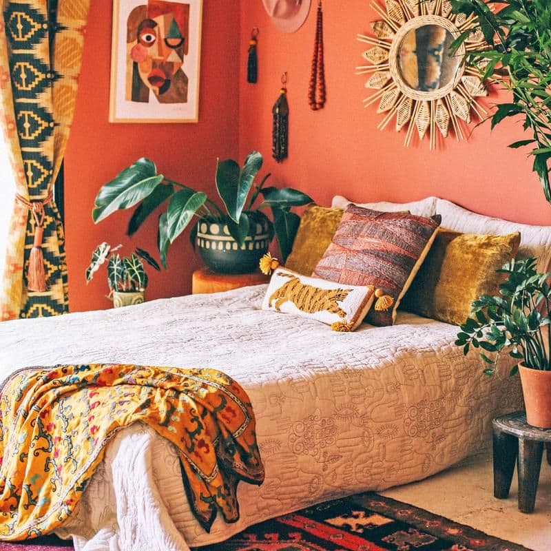 оранжевая спальня в квартире