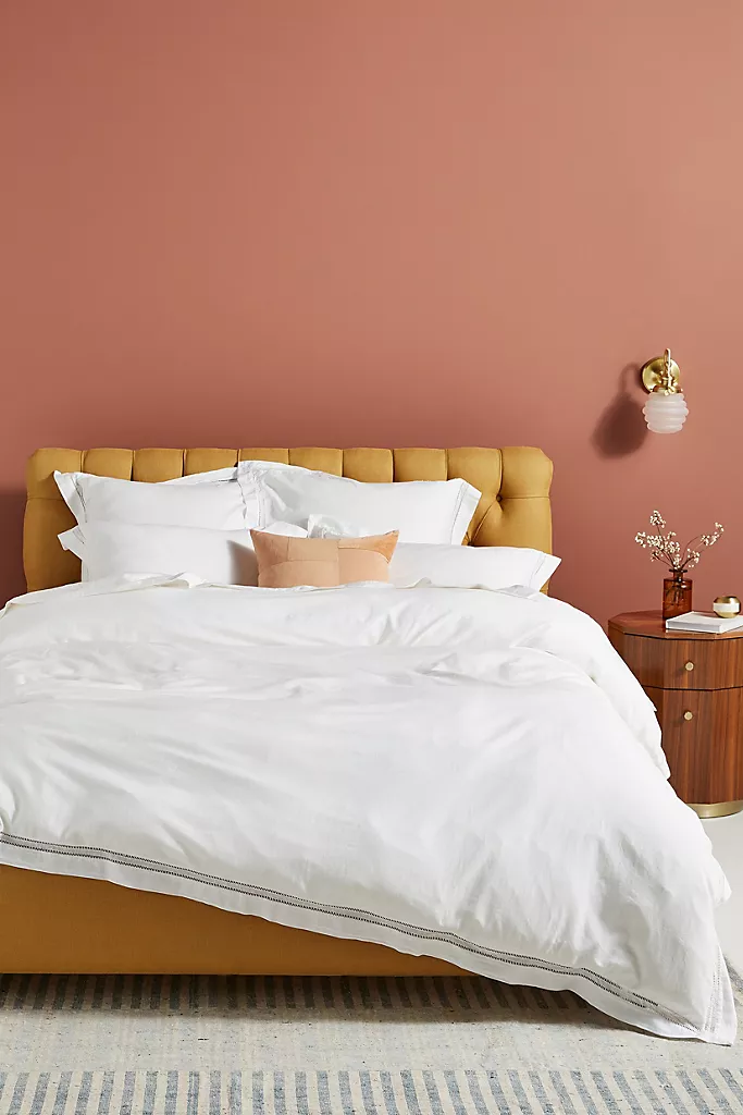 благородная персиковая спальня