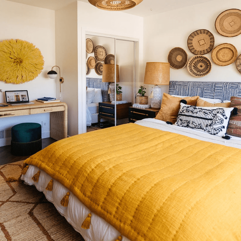 роскошная желтая спальня
