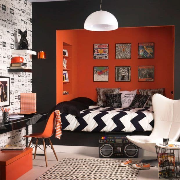 оранжевая спальня в доме