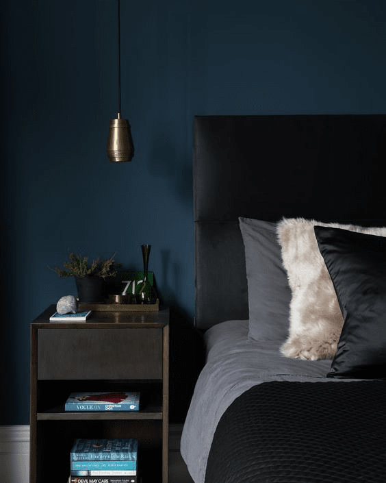 синяя спальня в коттедже