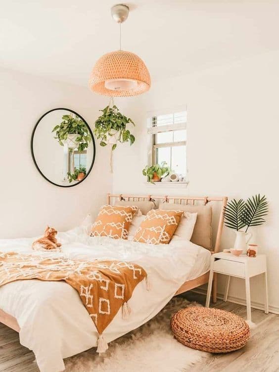 пленительная оранжевая спальня