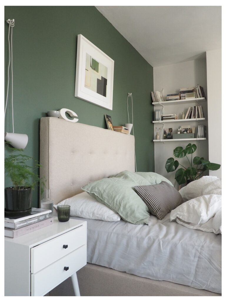 итальянская светло-зеленая спальня