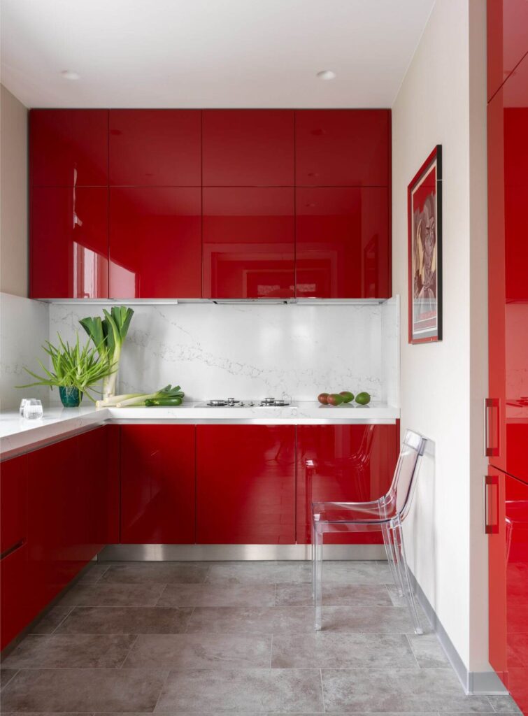 Красно-белая кухня в стиле минимализм