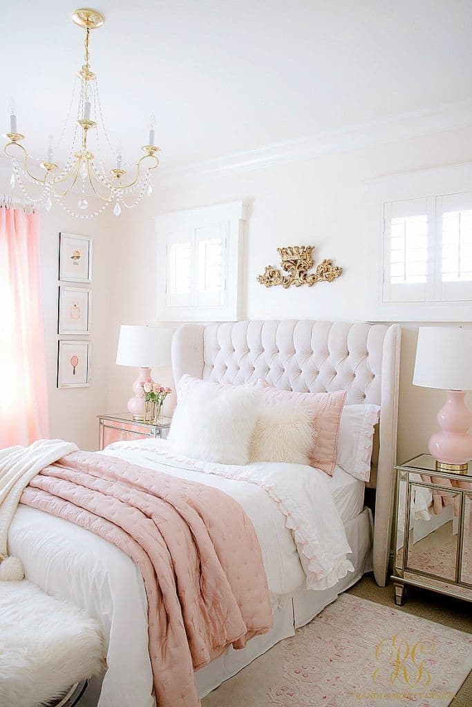изысканная бело-розовая спальня