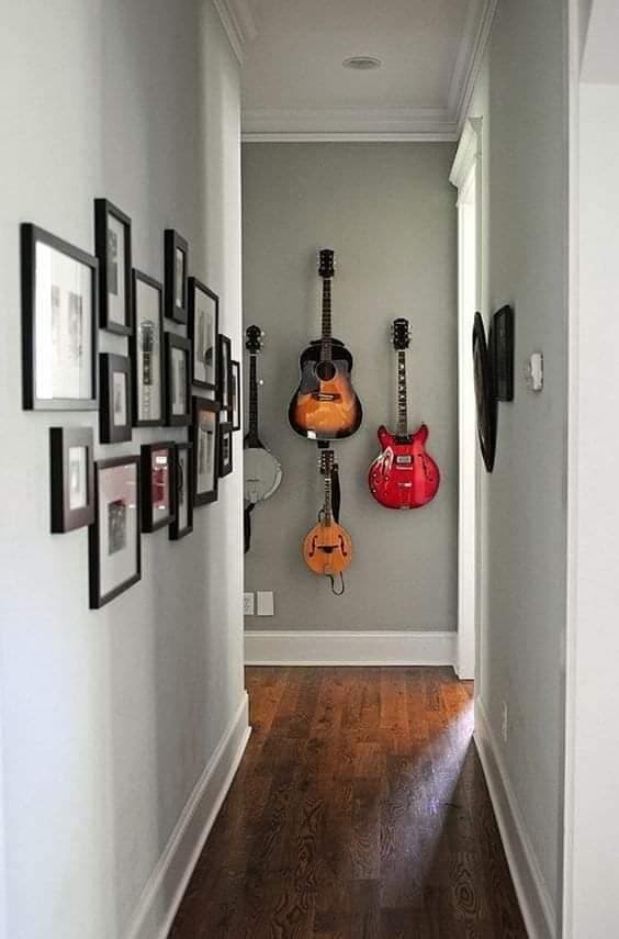 серый коридор в двухкомнатной квартире