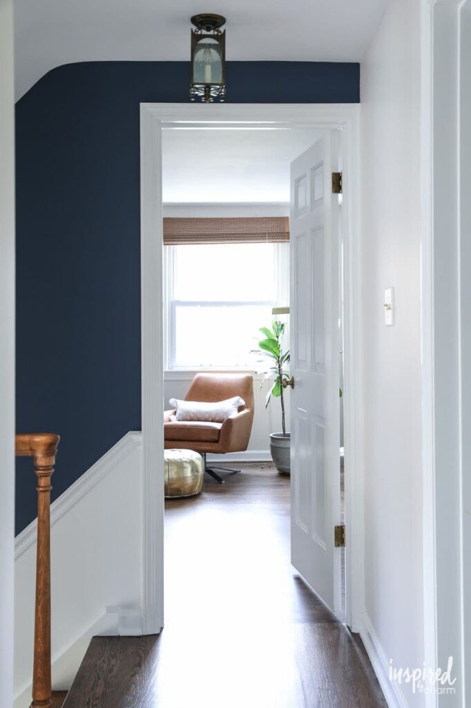 серый коридор в квартире