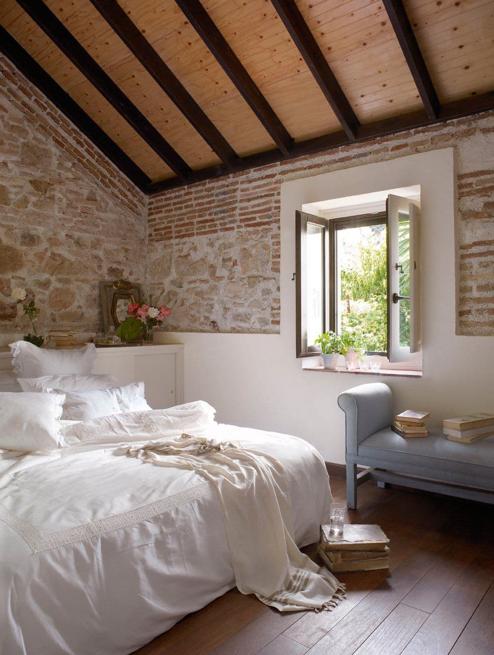 современная в итальянском стиле спальня