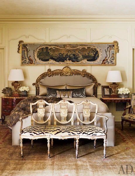 испанская в стиле барокко спальня