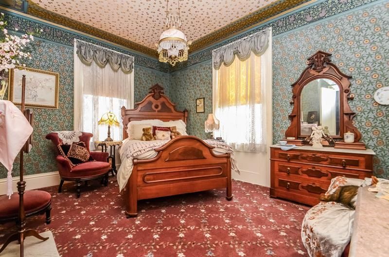 испанская в викторианском стиле спальня