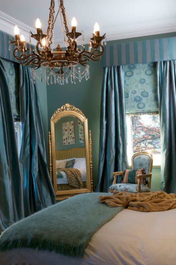 уникальная в викторианском стиле спальня