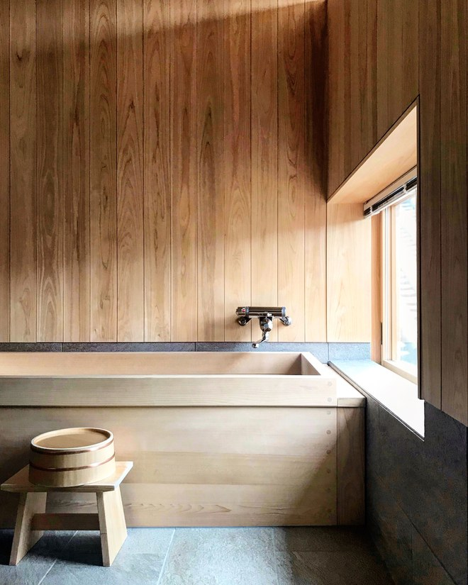 изысканная в японском стиле ванная