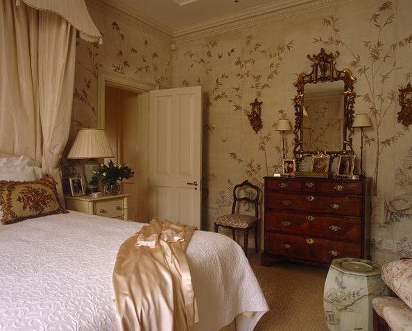 приятная в викторианском стиле спальня