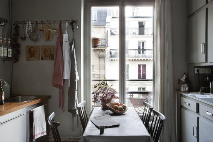 в парижском стиле кухня в 1-комнатной квартире
