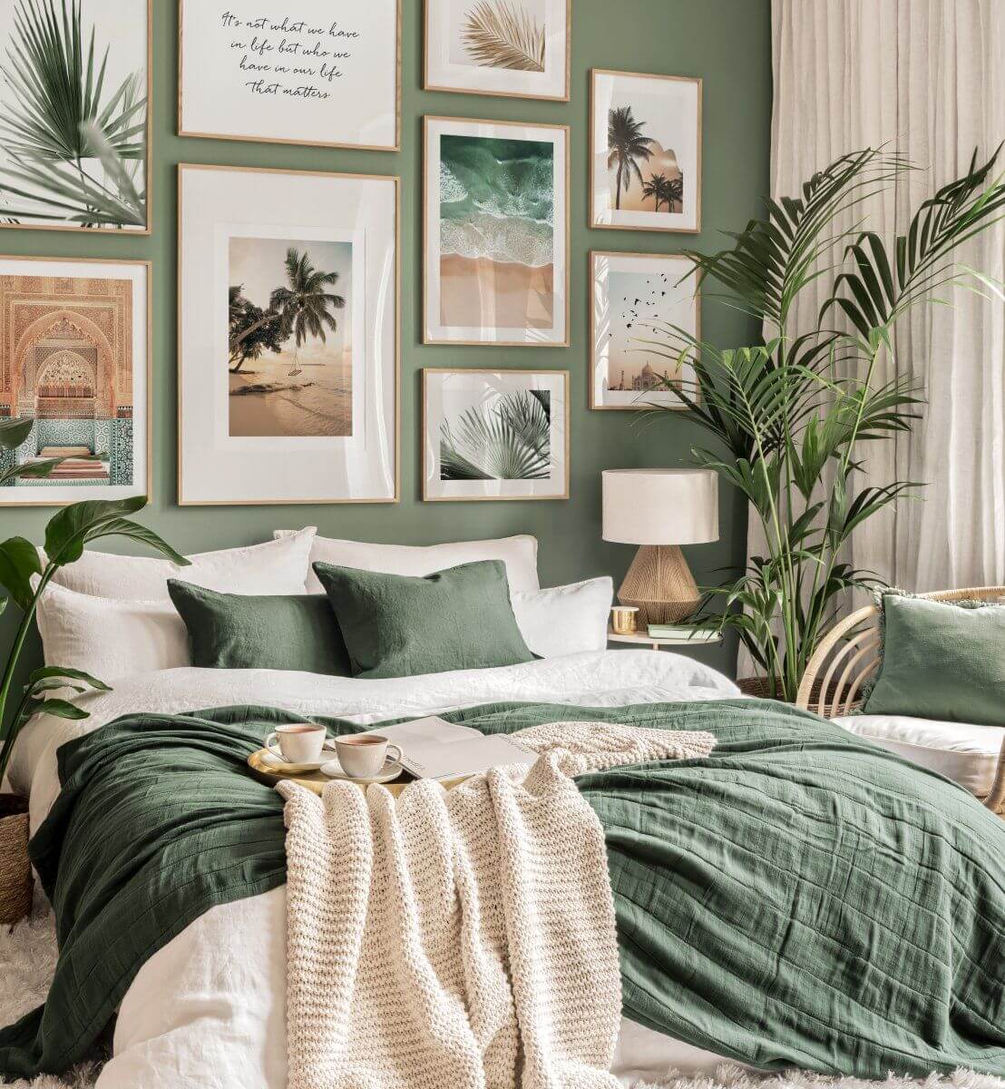 голландская в тропическом стиле спальня