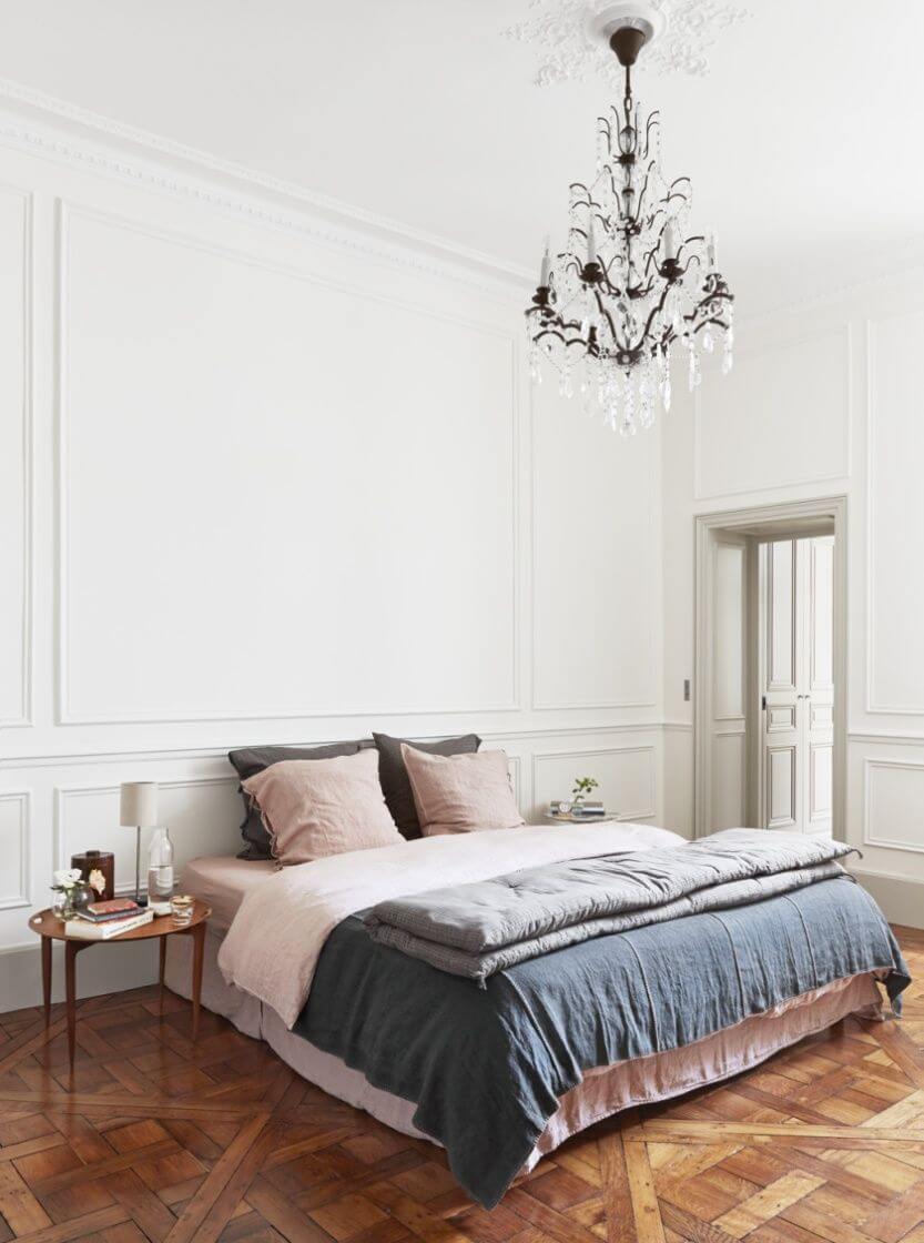 убранство в парижском стиле спальни