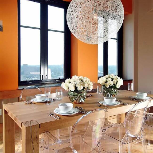 красивая оранжевая столовая