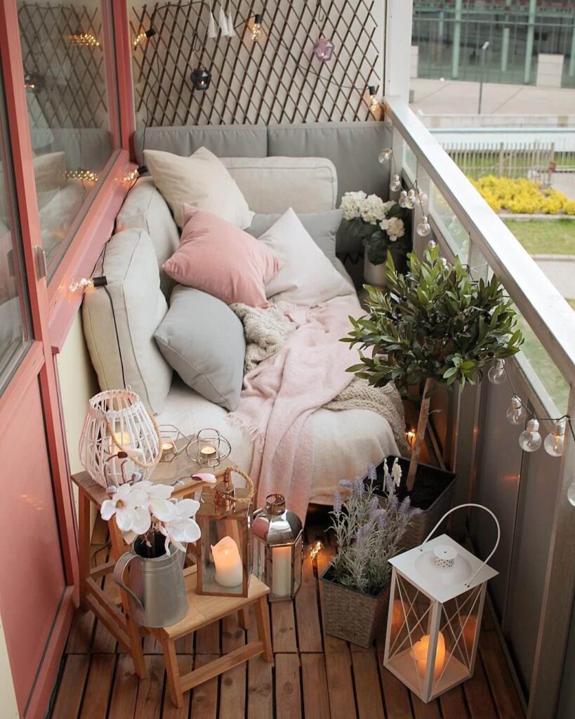розовый балкон в трехкомнатной квартире