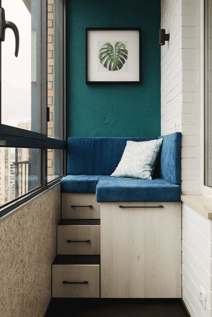 зеленый балкон в 1-комнатной квартире