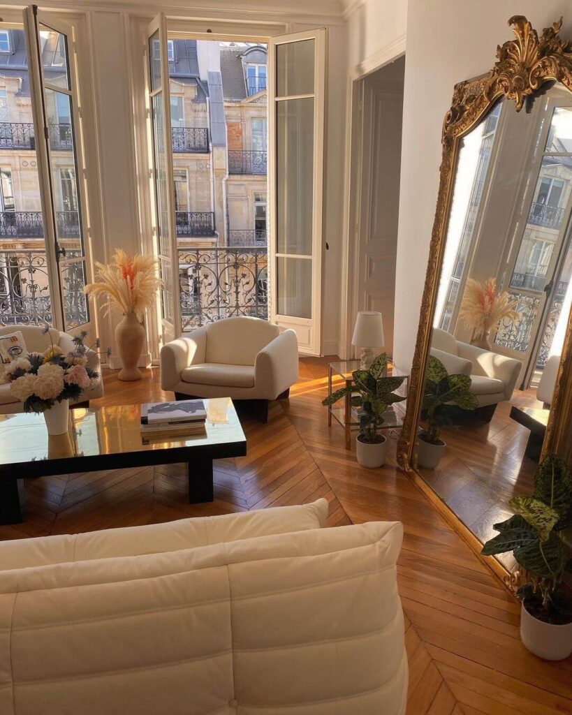 испанская в парижском стиле гостиная