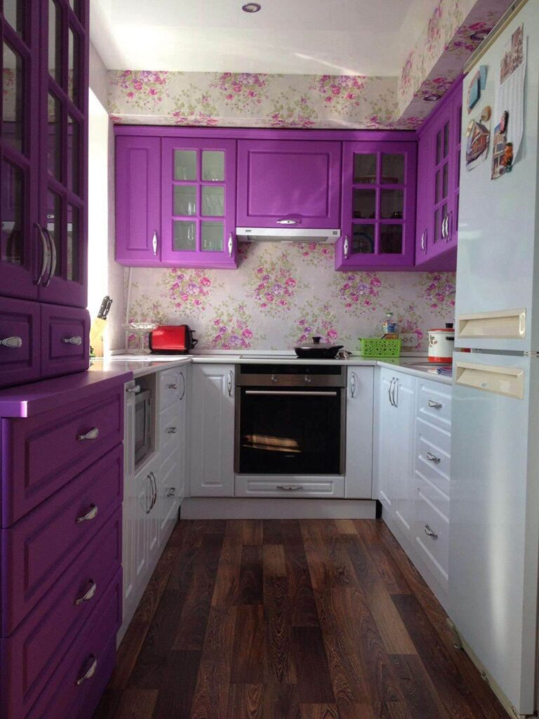 цвета орхидеи кухня в 3-комнатной квартире