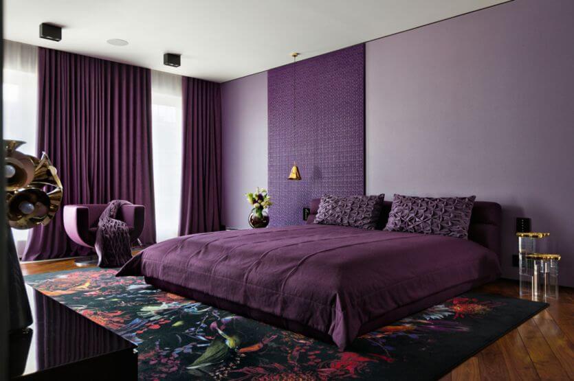 изящная пурпурная спальня