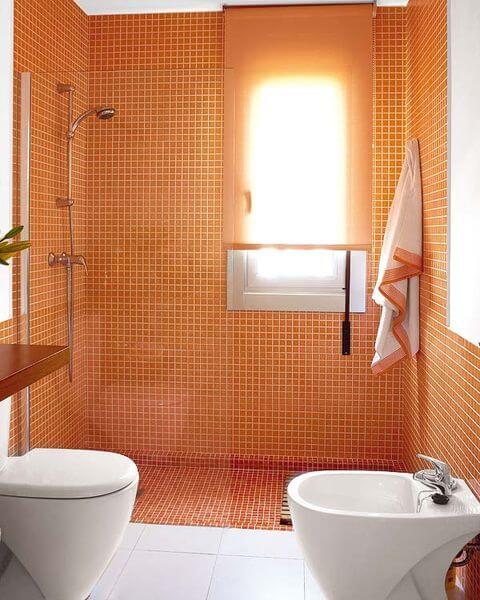 Современная ванная оранжевого цвета