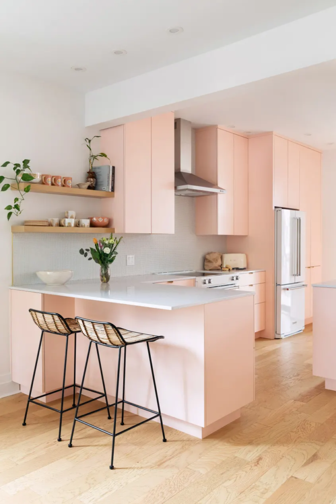 роскошная розовая кухня