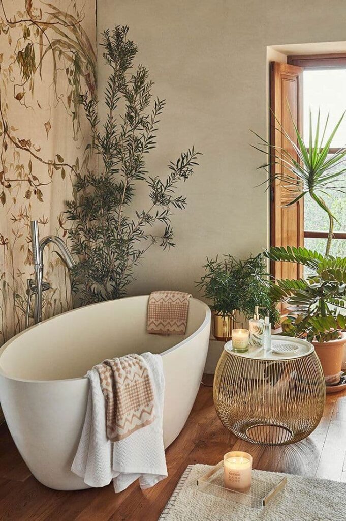 современная в тропическом стиле ванная