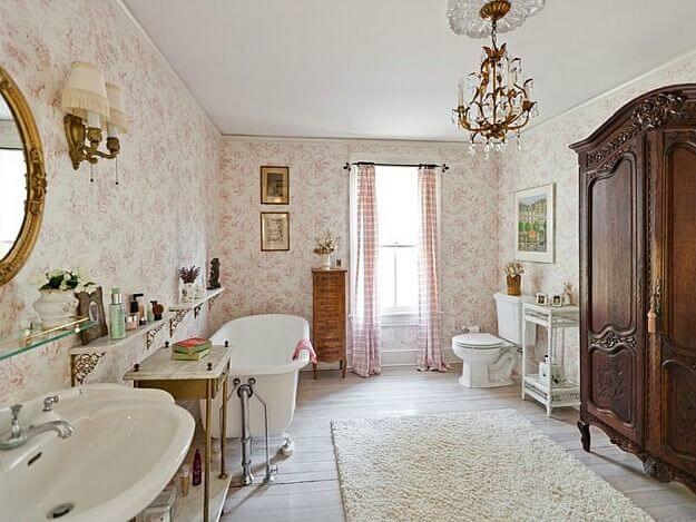 изящная в английском стиле ванная комната