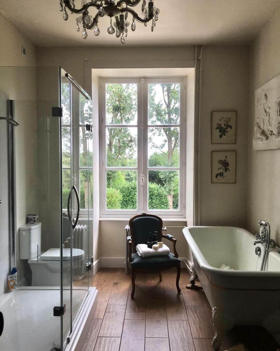 пленительная во французском стиле ванная комната