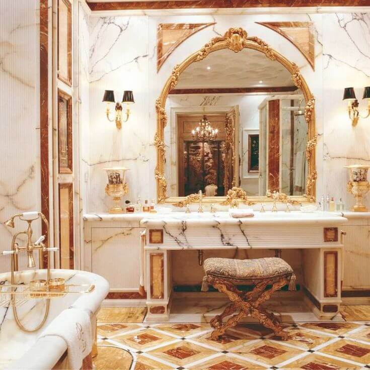 пленительная в стиле барокко ванная комната